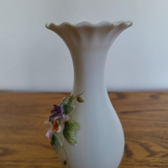 Lefton China Bisque Hand-Painted Raised Flowers Floral Vase Porcelain Item KW829 - Picture 12 of 15